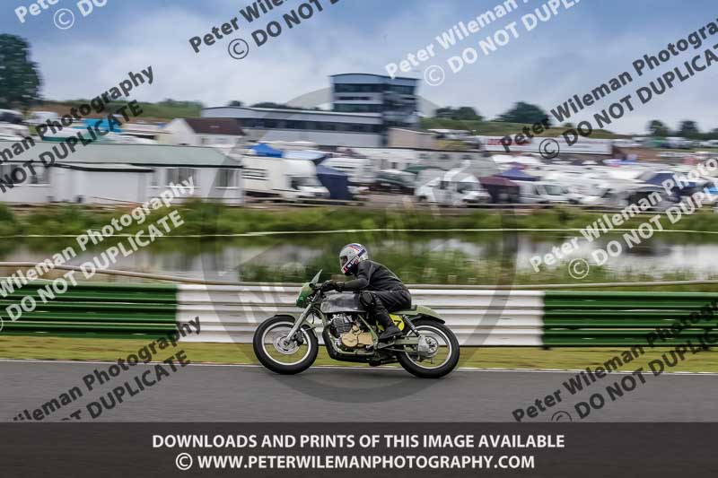 Vintage motorcycle club;eventdigitalimages;mallory park;mallory park trackday photographs;no limits trackdays;peter wileman photography;trackday digital images;trackday photos;vmcc festival 1000 bikes photographs